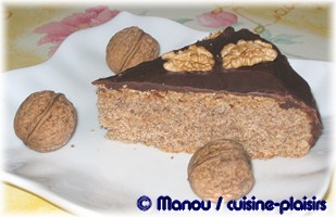 Gateau aux noix et son nappage chocolat